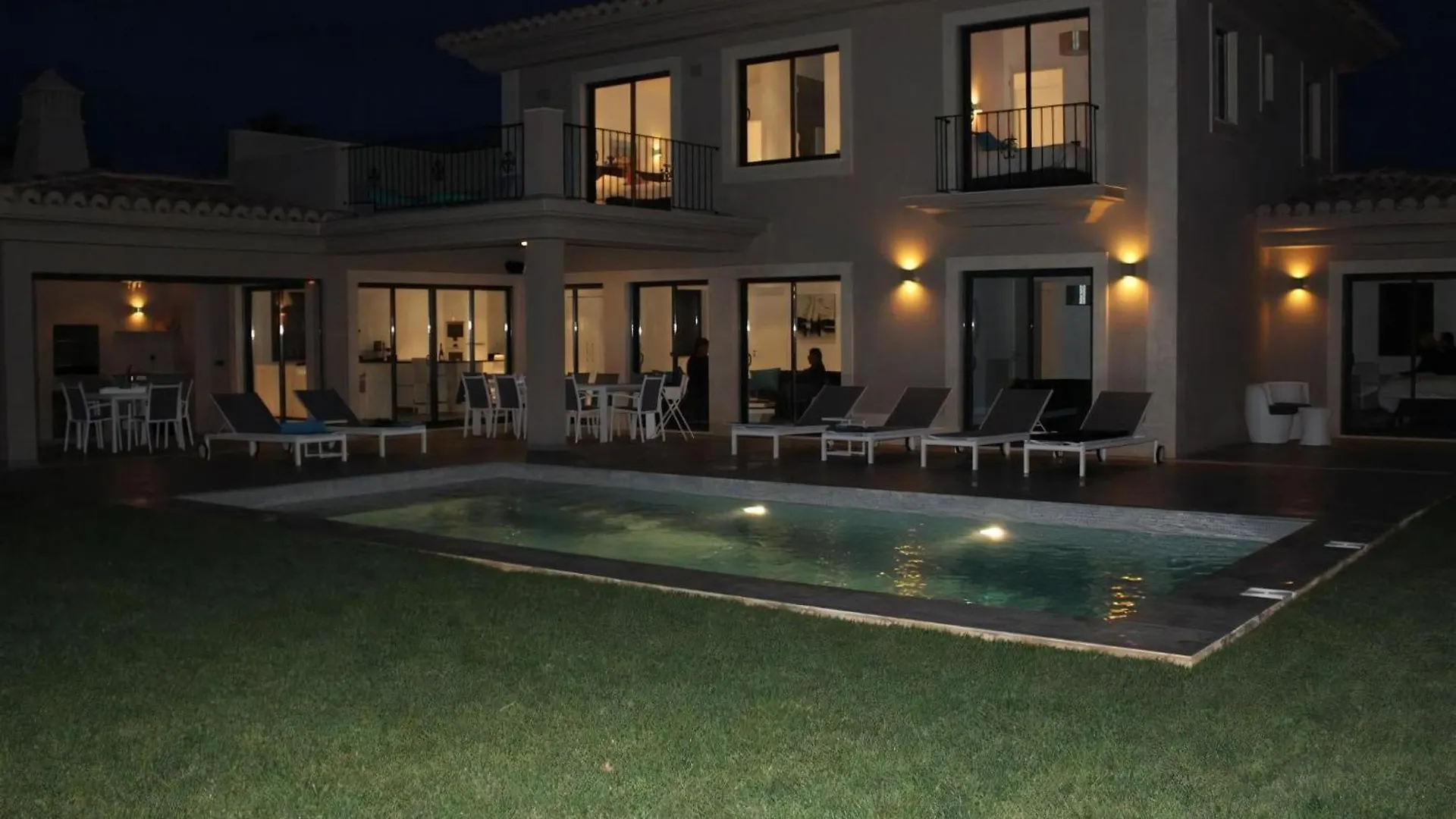 Villa Manou Carvoeiro Algarve Portugal